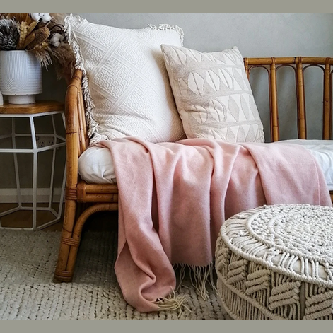 NNEDSZ Throw - 10% Cashmere/ 90% Super Fine Merino Wool - Blush-1